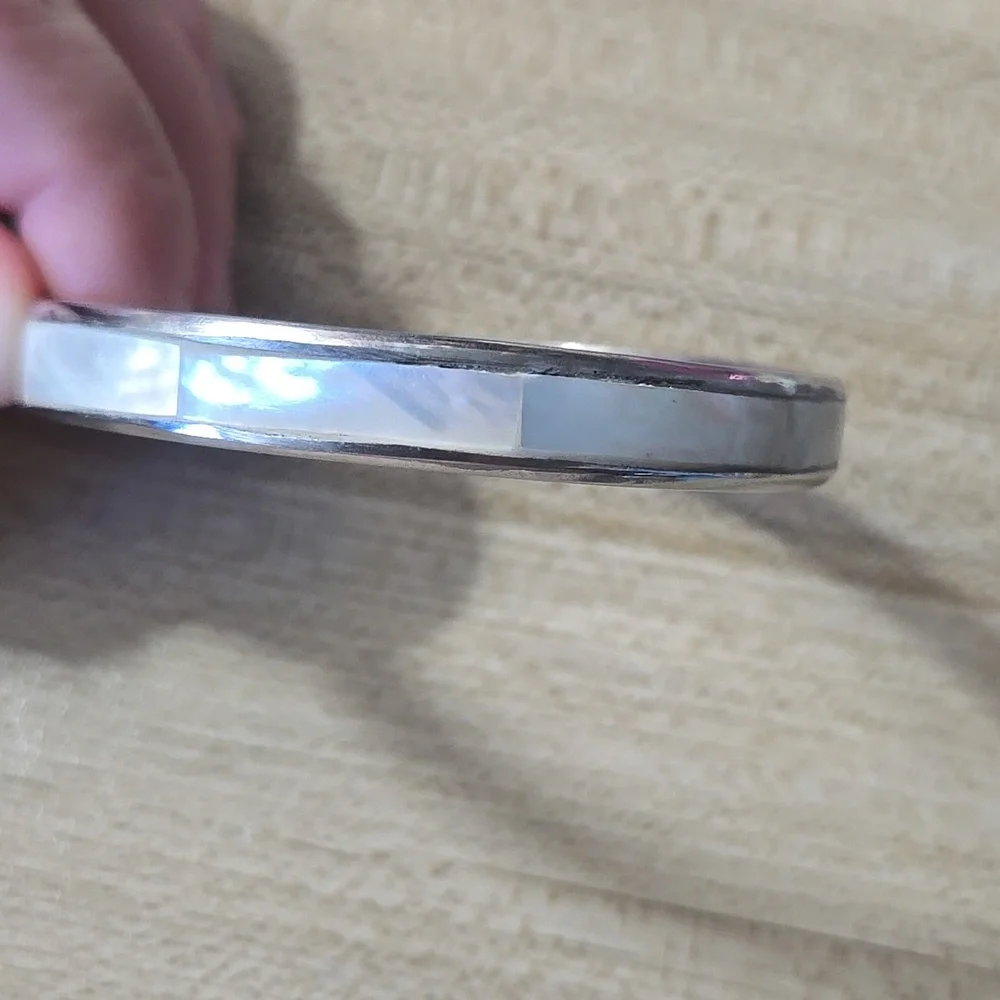 Vintage Silver Tone And Mother Of Pearl MOP Bangle Bracelet💫 - Picture 2 of 4